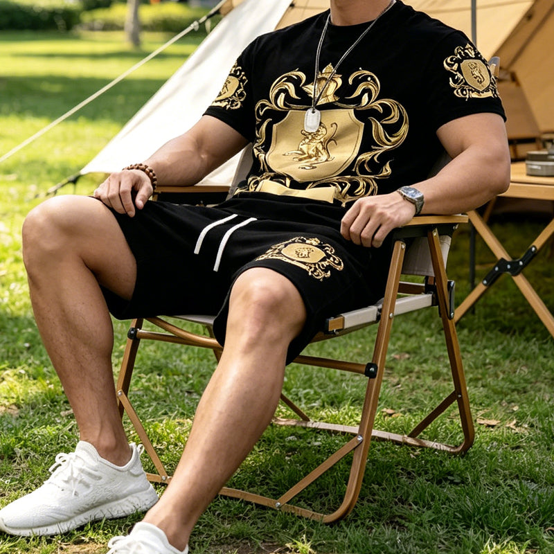 👕 50% DE DESCONTO – Conjunto Camiseta e Shorts Masculino | Estampa luxuosa, confortável & estilo verão